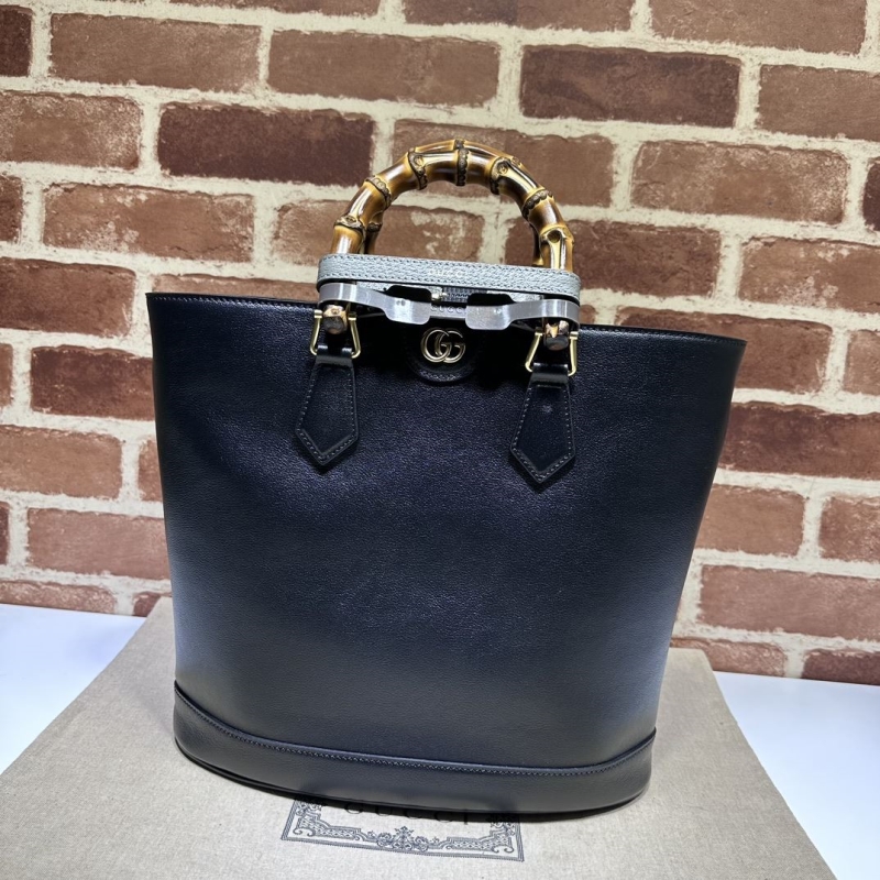 G*u*i bucket bags